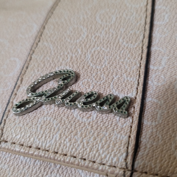 Pre-loved Guess Wristlet Wallet - Picture 3 of 4